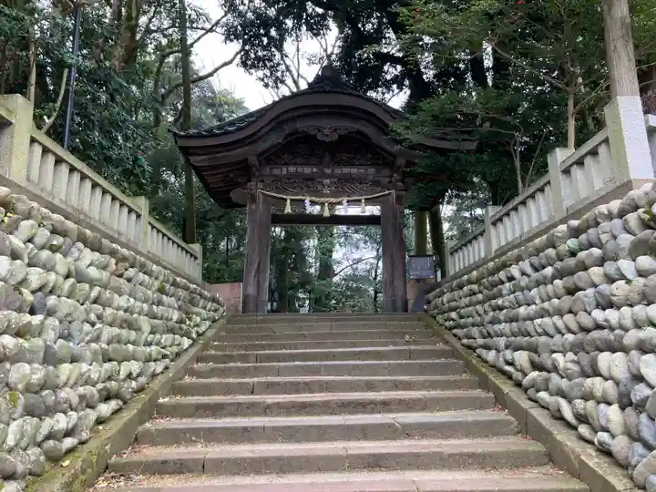 尾山神社の山門・神門