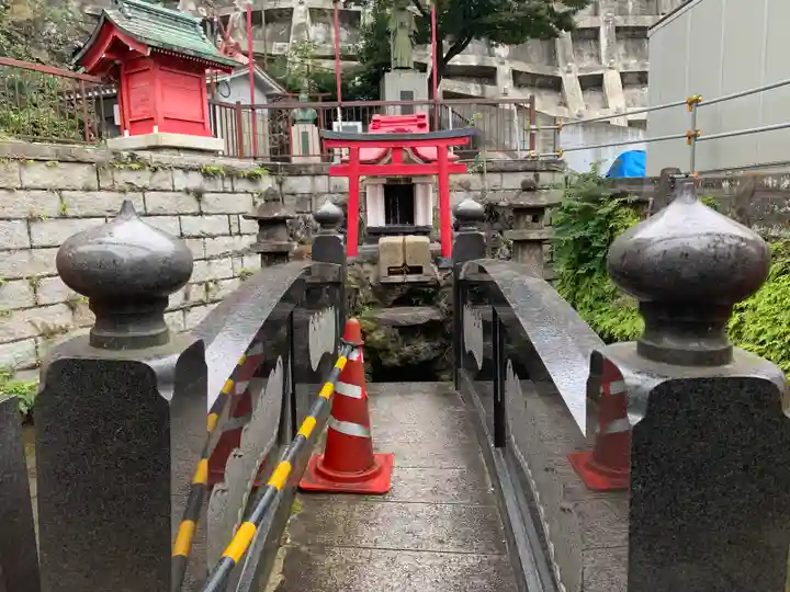 成田山横浜別院延命院の末社・摂社