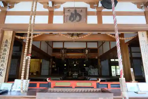 目の霊山　油山寺の本殿