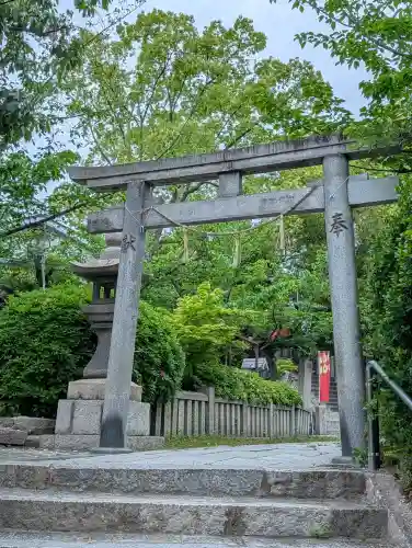 真田山 三光神社の{uncategorized: "未分類", other: "その他", undefined: "問題あり", building: "その他建物", grave: "お墓", sacred_gate: "鳥居", guardian: "狛犬", statue: "像", buddha: "仏像", history: "歴史", nature: "自然", garden: "庭園", animal: "動物", pagoda: "塔", temizu: "手水舎", mountain_gate: "山門・神門", sanctuary: "本殿・本堂", subordinate: "末社・摂社", art: "芸術", scenery: "景色", jizo: "地蔵", ema: "絵馬", goshuin: "御朱印", omikuji: "おみくじ", items: "授与品その他", amulet: "お守り", goshuincho: "御朱印帳", eats: "食事", festival: "お祭り", votive_dance: "神楽", shichigosan: "七五三参", wedding: "結婚式", experience: "体験その他", initially: "初詣", around: "周辺", anti_infection: "感染症対策"}