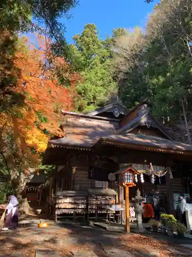 新倉富士浅間神社の本殿