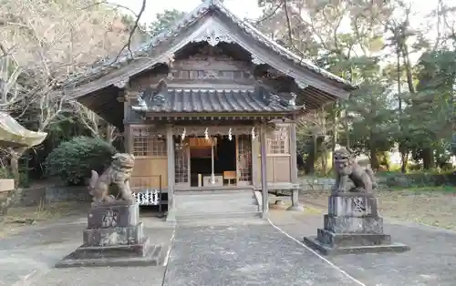 鎮懐石八幡宮の本殿