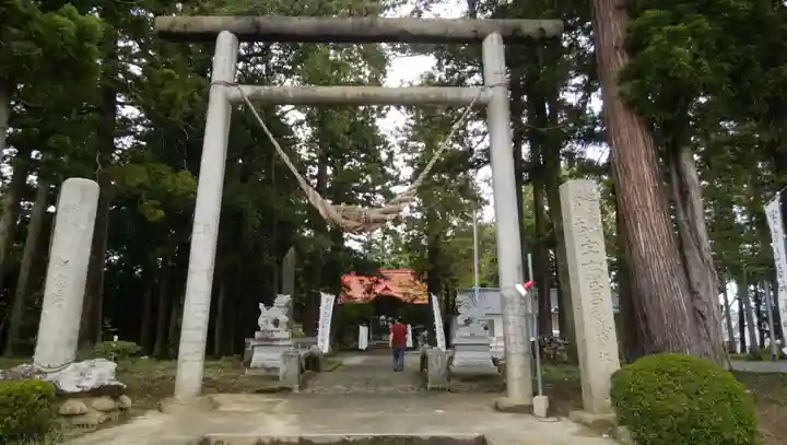 宇奈己呂和気神社の鳥居