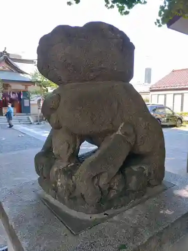 穏田神社の狛犬