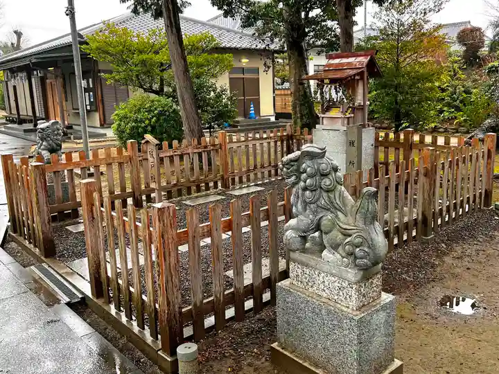 大神神社(花池)の狛犬