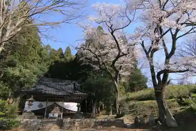 諏訪神社の本殿・本堂