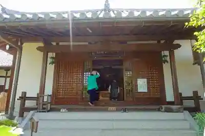 石光寺の本殿・本堂