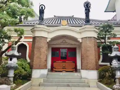 勝専寺の本殿・本堂