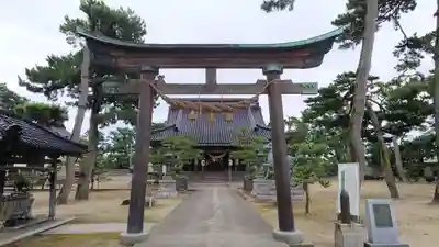 放生津八幡宮の鳥居