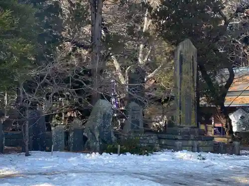 長者山新羅神社の建物その他