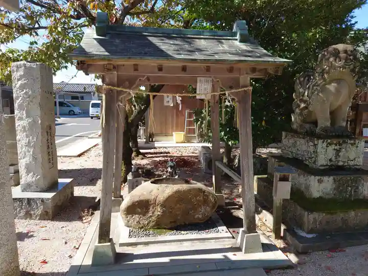 立虫神社の手水舎
