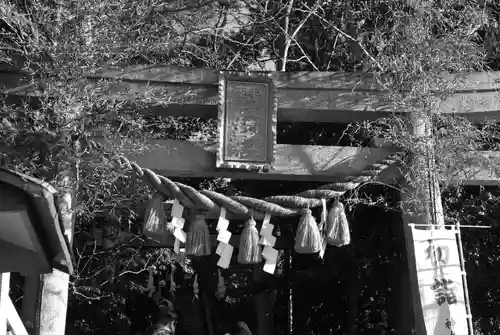 神鳥前川神社の鳥居