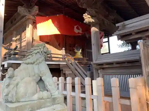 鷲尾愛宕神社の狛犬