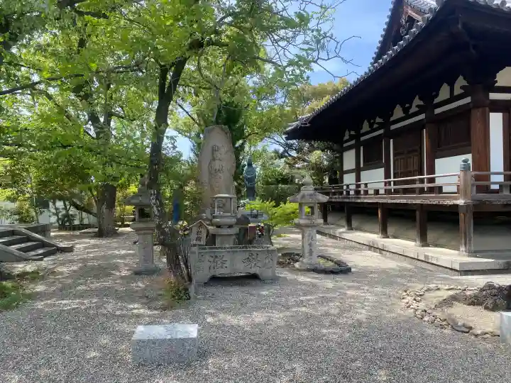 道明寺の{uncategorized: "未分類", other: "その他", undefined: "問題あり", building: "その他建物", grave: "お墓", sacred_gate: "鳥居", guardian: "狛犬", statue: "像", buddha: "仏像", history: "歴史", nature: "自然", garden: "庭園", animal: "動物", pagoda: "塔", temizu: "手水舎", mountain_gate: "山門・神門", sanctuary: "本殿・本堂", subordinate: "末社・摂社", art: "芸術", scenery: "景色", jizo: "地蔵", ema: "絵馬", goshuin: "御朱印", omikuji: "おみくじ", items: "授与品その他", amulet: "お守り", goshuincho: "御朱印帳", eats: "食事", festival: "お祭り", votive_dance: "神楽", shichigosan: "七五三参", wedding: "結婚式", experience: "体験その他", initially: "初詣", around: "周辺", anti_infection: "感染症対策"}