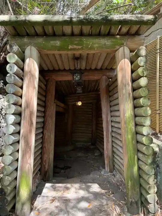 安楽寺の{uncategorized: "未分類", other: "その他", undefined: "問題あり", building: "その他建物", grave: "お墓", sacred_gate: "鳥居", guardian: "狛犬", statue: "像", buddha: "仏像", history: "歴史", nature: "自然", garden: "庭園", animal: "動物", pagoda: "塔", temizu: "手水舎", mountain_gate: "山門・神門", sanctuary: "本殿・本堂", subordinate: "末社・摂社", art: "芸術", scenery: "景色", jizo: "地蔵", ema: "絵馬", goshuin: "御朱印", omikuji: "おみくじ", items: "授与品その他", amulet: "お守り", goshuincho: "御朱印帳", eats: "食事", festival: "お祭り", votive_dance: "神楽", shichigosan: "七五三参", wedding: "結婚式", experience: "体験その他", initially: "初詣", around: "周辺", anti_infection: "感染症対策"}