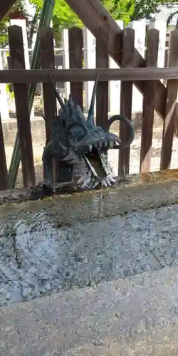 上野神社の手水舎