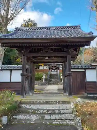 専念寺の山門