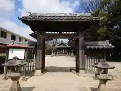 八剣神社の山門