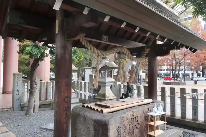 白神社の手水舎