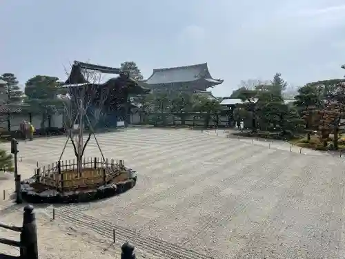 仁和寺の{uncategorized: "未分類", other: "その他", undefined: "問題あり", building: "その他建物", grave: "お墓", sacred_gate: "鳥居", guardian: "狛犬", statue: "像", buddha: "仏像", history: "歴史", nature: "自然", garden: "庭園", animal: "動物", pagoda: "塔", temizu: "手水舎", mountain_gate: "山門・神門", sanctuary: "本殿・本堂", subordinate: "末社・摂社", art: "芸術", scenery: "景色", jizo: "地蔵", ema: "絵馬", goshuin: "御朱印", omikuji: "おみくじ", items: "授与品その他", amulet: "お守り", goshuincho: "御朱印帳", eats: "食事", festival: "お祭り", votive_dance: "神楽", shichigosan: "七五三参", wedding: "結婚式", experience: "体験その他", initially: "初詣", around: "周辺", anti_infection: "感染症対策"}