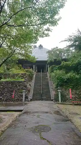 目の霊山　油山寺の本殿・本堂