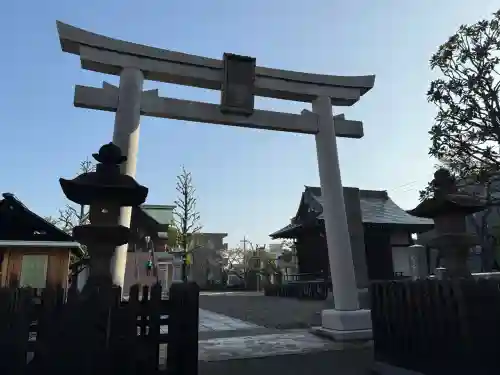 稲荷神社の{uncategorized: "未分類", other: "その他", undefined: "問題あり", building: "その他建物", grave: "お墓", sacred_gate: "鳥居", guardian: "狛犬", statue: "像", buddha: "仏像", history: "歴史", nature: "自然", garden: "庭園", animal: "動物", pagoda: "塔", temizu: "手水舎", mountain_gate: "山門・神門", sanctuary: "本殿・本堂", subordinate: "末社・摂社", art: "芸術", scenery: "景色", jizo: "地蔵", ema: "絵馬", goshuin: "御朱印", omikuji: "おみくじ", items: "授与品その他", amulet: "お守り", goshuincho: "御朱印帳", eats: "食事", festival: "お祭り", votive_dance: "神楽", shichigosan: "七五三参", wedding: "結婚式", experience: "体験その他", initially: "初詣", around: "周辺", anti_infection: "感染症対策"}
