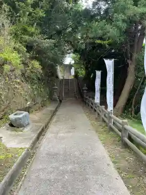 蠶養神社の{uncategorized: "未分類", other: "その他", undefined: "問題あり", building: "その他建物", grave: "お墓", sacred_gate: "鳥居", guardian: "狛犬", statue: "像", buddha: "仏像", history: "歴史", nature: "自然", garden: "庭園", animal: "動物", pagoda: "塔", temizu: "手水舎", mountain_gate: "山門・神門", sanctuary: "本殿・本堂", subordinate: "末社・摂社", art: "芸術", scenery: "景色", jizo: "地蔵", ema: "絵馬", goshuin: "御朱印", omikuji: "おみくじ", items: "授与品その他", amulet: "お守り", goshuincho: "御朱印帳", eats: "食事", festival: "お祭り", votive_dance: "神楽", shichigosan: "七五三参", wedding: "結婚式", experience: "体験その他", initially: "初詣", around: "周辺", anti_infection: "感染症対策"}