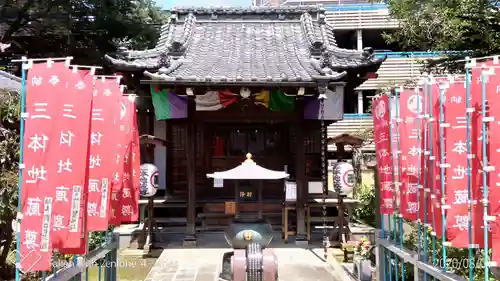 西雲寺の本殿