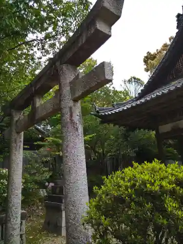 三聖神社の鳥居