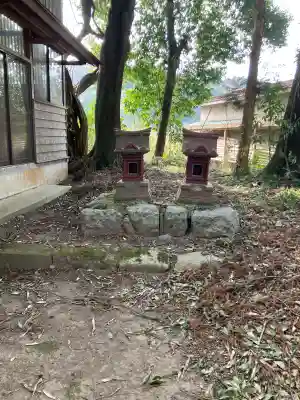 大鈴神社の{uncategorized: "未分類", other: "その他", undefined: "問題あり", building: "その他建物", grave: "お墓", sacred_gate: "鳥居", guardian: "狛犬", statue: "像", buddha: "仏像", history: "歴史", nature: "自然", garden: "庭園", animal: "動物", pagoda: "塔", temizu: "手水舎", mountain_gate: "山門・神門", sanctuary: "本殿・本堂", subordinate: "末社・摂社", art: "芸術", scenery: "景色", jizo: "地蔵", ema: "絵馬", goshuin: "御朱印", omikuji: "おみくじ", items: "授与品その他", amulet: "お守り", goshuincho: "御朱印帳", eats: "食事", festival: "お祭り", votive_dance: "神楽", shichigosan: "七五三参", wedding: "結婚式", experience: "体験その他", initially: "初詣", around: "周辺", anti_infection: "感染症対策"}