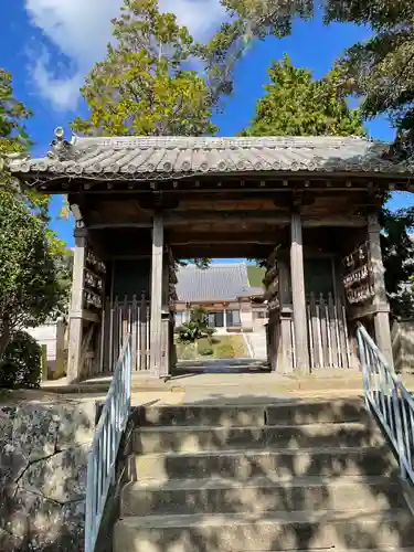 八浄寺の山門