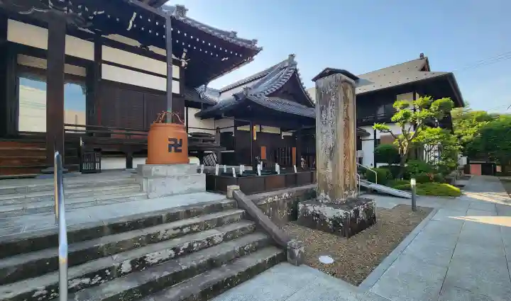 善導寺の{uncategorized: "未分類", other: "その他", undefined: "問題あり", building: "その他建物", grave: "お墓", sacred_gate: "鳥居", guardian: "狛犬", statue: "像", buddha: "仏像", history: "歴史", nature: "自然", garden: "庭園", animal: "動物", pagoda: "塔", temizu: "手水舎", mountain_gate: "山門・神門", sanctuary: "本殿・本堂", subordinate: "末社・摂社", art: "芸術", scenery: "景色", jizo: "地蔵", ema: "絵馬", goshuin: "御朱印", omikuji: "おみくじ", items: "授与品その他", amulet: "お守り", goshuincho: "御朱印帳", eats: "食事", festival: "お祭り", votive_dance: "神楽", shichigosan: "七五三参", wedding: "結婚式", experience: "体験その他", initially: "初詣", around: "周辺", anti_infection: "感染症対策"}