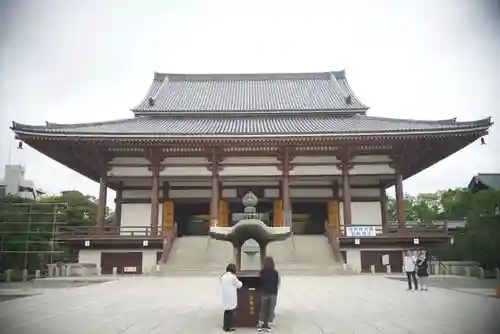 西新井大師総持寺の本殿・本堂