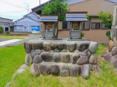 八劔社（中三宅）の末社・摂社