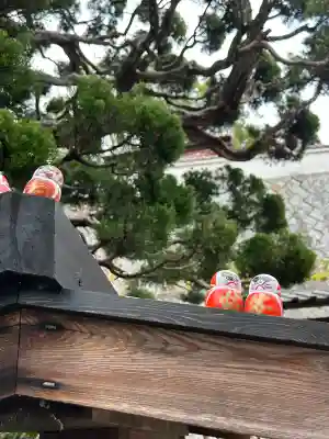 勝尾寺の{uncategorized: "未分類", other: "その他", undefined: "問題あり", building: "その他建物", grave: "お墓", sacred_gate: "鳥居", guardian: "狛犬", statue: "像", buddha: "仏像", history: "歴史", nature: "自然", garden: "庭園", animal: "動物", pagoda: "塔", temizu: "手水舎", mountain_gate: "山門・神門", sanctuary: "本殿・本堂", subordinate: "末社・摂社", art: "芸術", scenery: "景色", jizo: "地蔵", ema: "絵馬", goshuin: "御朱印", omikuji: "おみくじ", items: "授与品その他", amulet: "お守り", goshuincho: "御朱印帳", eats: "食事", festival: "お祭り", votive_dance: "神楽", shichigosan: "七五三参", wedding: "結婚式", experience: "体験その他", initially: "初詣", around: "周辺", anti_infection: "感染症対策"}