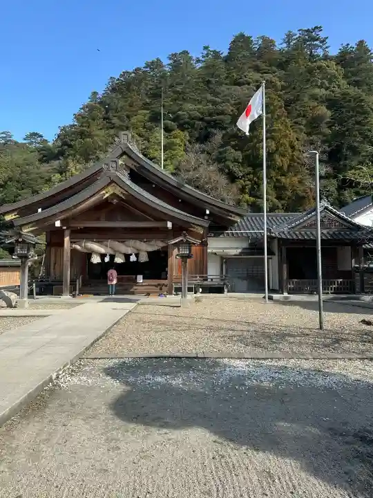 出雲大社の{uncategorized: "未分類", other: "その他", undefined: "問題あり", building: "その他建物", grave: "お墓", sacred_gate: "鳥居", guardian: "狛犬", statue: "像", buddha: "仏像", history: "歴史", nature: "自然", garden: "庭園", animal: "動物", pagoda: "塔", temizu: "手水舎", mountain_gate: "山門・神門", sanctuary: "本殿・本堂", subordinate: "末社・摂社", art: "芸術", scenery: "景色", jizo: "地蔵", ema: "絵馬", goshuin: "御朱印", omikuji: "おみくじ", items: "授与品その他", amulet: "お守り", goshuincho: "御朱印帳", eats: "食事", festival: "お祭り", votive_dance: "神楽", shichigosan: "七五三参", wedding: "結婚式", experience: "体験その他", initially: "初詣", around: "周辺", anti_infection: "感染症対策"}