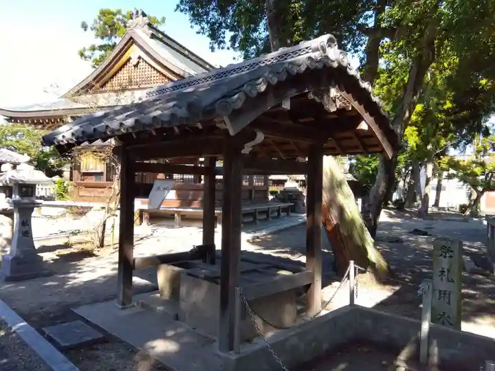 出庭神社の手水舎