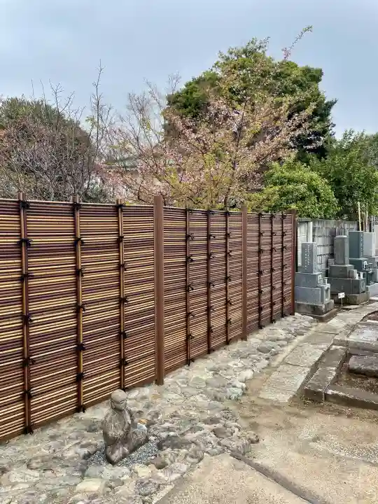 頤神襌院の{uncategorized: "未分類", other: "その他", undefined: "問題あり", building: "その他建物", grave: "お墓", sacred_gate: "鳥居", guardian: "狛犬", statue: "像", buddha: "仏像", history: "歴史", nature: "自然", garden: "庭園", animal: "動物", pagoda: "塔", temizu: "手水舎", mountain_gate: "山門・神門", sanctuary: "本殿・本堂", subordinate: "末社・摂社", art: "芸術", scenery: "景色", jizo: "地蔵", ema: "絵馬", goshuin: "御朱印", omikuji: "おみくじ", items: "授与品その他", amulet: "お守り", goshuincho: "御朱印帳", eats: "食事", festival: "お祭り", votive_dance: "神楽", shichigosan: "七五三参", wedding: "結婚式", experience: "体験その他", initially: "初詣", around: "周辺", anti_infection: "感染症対策"}