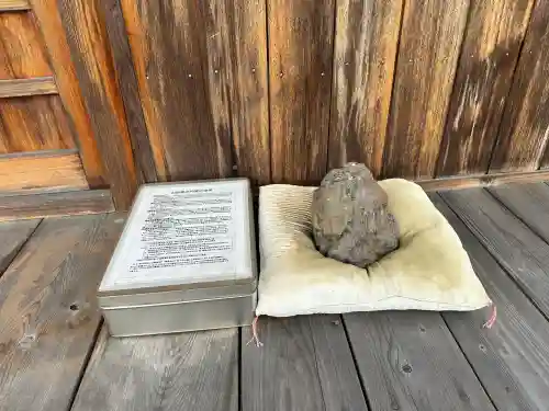 毘沙門堂の{uncategorized: "未分類", other: "その他", undefined: "問題あり", building: "その他建物", grave: "お墓", sacred_gate: "鳥居", guardian: "狛犬", statue: "像", buddha: "仏像", history: "歴史", nature: "自然", garden: "庭園", animal: "動物", pagoda: "塔", temizu: "手水舎", mountain_gate: "山門・神門", sanctuary: "本殿・本堂", subordinate: "末社・摂社", art: "芸術", scenery: "景色", jizo: "地蔵", ema: "絵馬", goshuin: "御朱印", omikuji: "おみくじ", items: "授与品その他", amulet: "お守り", goshuincho: "御朱印帳", eats: "食事", festival: "お祭り", votive_dance: "神楽", shichigosan: "七五三参", wedding: "結婚式", experience: "体験その他", initially: "初詣", around: "周辺", anti_infection: "感染症対策"}