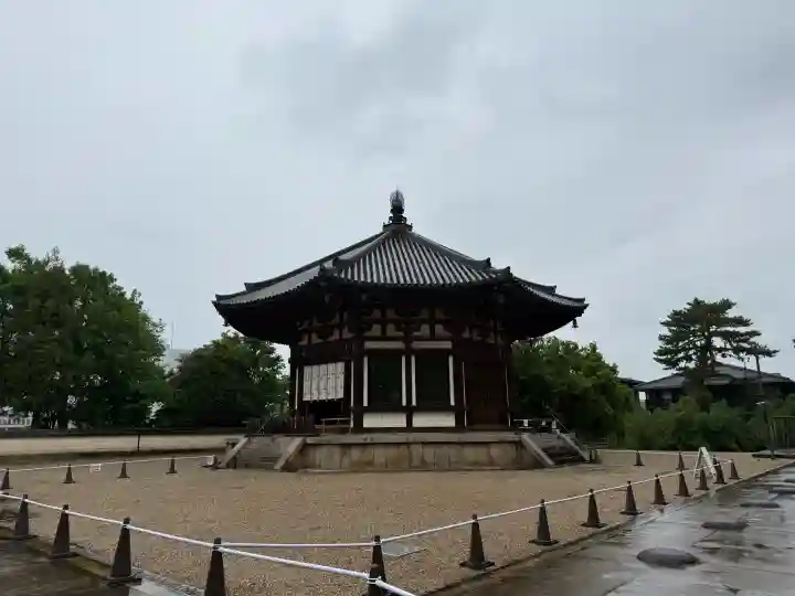 興福寺 北円堂の{uncategorized: "未分類", other: "その他", undefined: "問題あり", building: "その他建物", grave: "お墓", sacred_gate: "鳥居", guardian: "狛犬", statue: "像", buddha: "仏像", history: "歴史", nature: "自然", garden: "庭園", animal: "動物", pagoda: "塔", temizu: "手水舎", mountain_gate: "山門・神門", sanctuary: "本殿・本堂", subordinate: "末社・摂社", art: "芸術", scenery: "景色", jizo: "地蔵", ema: "絵馬", goshuin: "御朱印", omikuji: "おみくじ", items: "授与品その他", amulet: "お守り", goshuincho: "御朱印帳", eats: "食事", festival: "お祭り", votive_dance: "神楽", shichigosan: "七五三参", wedding: "結婚式", experience: "体験その他", initially: "初詣", around: "周辺", anti_infection: "感染症対策"}