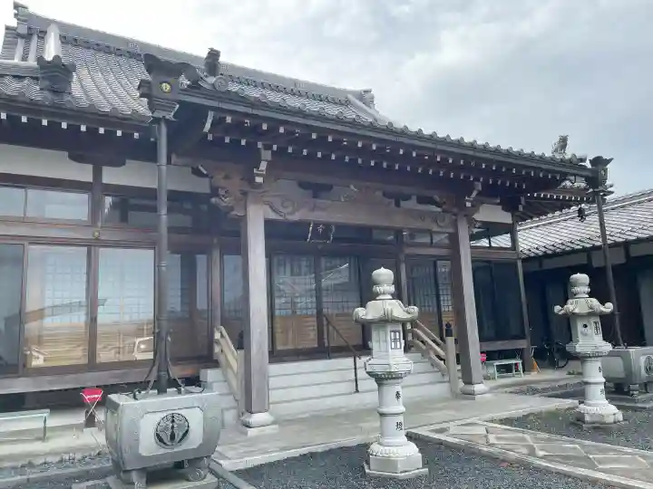 長楽寺の{uncategorized: "未分類", other: "その他", undefined: "問題あり", building: "その他建物", grave: "お墓", sacred_gate: "鳥居", guardian: "狛犬", statue: "像", buddha: "仏像", history: "歴史", nature: "自然", garden: "庭園", animal: "動物", pagoda: "塔", temizu: "手水舎", mountain_gate: "山門・神門", sanctuary: "本殿・本堂", subordinate: "末社・摂社", art: "芸術", scenery: "景色", jizo: "地蔵", ema: "絵馬", goshuin: "御朱印", omikuji: "おみくじ", items: "授与品その他", amulet: "お守り", goshuincho: "御朱印帳", eats: "食事", festival: "お祭り", votive_dance: "神楽", shichigosan: "七五三参", wedding: "結婚式", experience: "体験その他", initially: "初詣", around: "周辺", anti_infection: "感染症対策"}