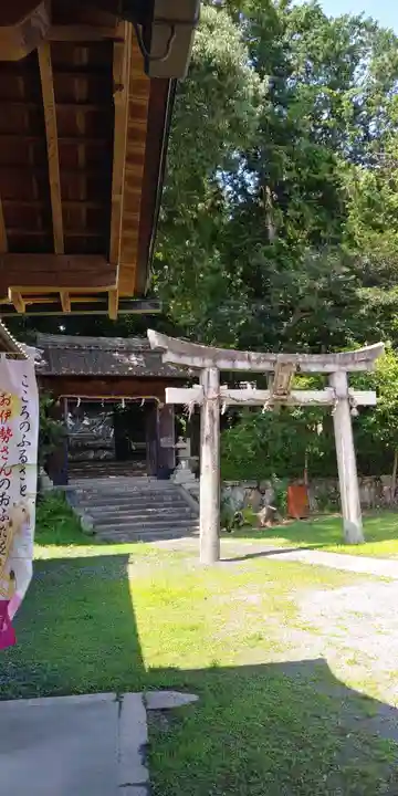 鳥居川御霊神社の鳥居