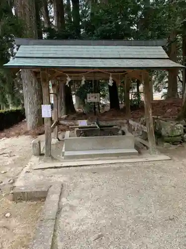 室生龍穴神社の手水舎