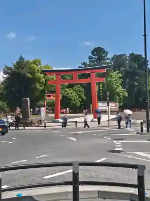 賀茂別雷神社（上賀茂神社）の{uncategorized: "未分類", other: "その他", undefined: "問題あり", building: "その他建物", grave: "お墓", sacred_gate: "鳥居", guardian: "狛犬", statue: "像", buddha: "仏像", history: "歴史", nature: "自然", garden: "庭園", animal: "動物", pagoda: "塔", temizu: "手水舎", mountain_gate: "山門・神門", sanctuary: "本殿・本堂", subordinate: "末社・摂社", art: "芸術", scenery: "景色", jizo: "地蔵", ema: "絵馬", goshuin: "御朱印", omikuji: "おみくじ", items: "授与品その他", amulet: "お守り", goshuincho: "御朱印帳", eats: "食事", festival: "お祭り", votive_dance: "神楽", shichigosan: "七五三参", wedding: "結婚式", experience: "体験その他", initially: "初詣", around: "周辺", anti_infection: "感染症対策"}