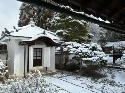 三宝院（三宝院門跡）の{uncategorized: "未分類", other: "その他", undefined: "問題あり", building: "その他建物", grave: "お墓", sacred_gate: "鳥居", guardian: "狛犬", statue: "像", buddha: "仏像", history: "歴史", nature: "自然", garden: "庭園", animal: "動物", pagoda: "塔", temizu: "手水舎", mountain_gate: "山門・神門", sanctuary: "本殿・本堂", subordinate: "末社・摂社", art: "芸術", scenery: "景色", jizo: "地蔵", ema: "絵馬", goshuin: "御朱印", omikuji: "おみくじ", items: "授与品その他", amulet: "お守り", goshuincho: "御朱印帳", eats: "食事", festival: "お祭り", votive_dance: "神楽", shichigosan: "七五三参", wedding: "結婚式", experience: "体験その他", initially: "初詣", around: "周辺", anti_infection: "感染症対策"}