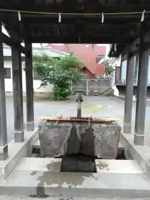 六所神社の手水舎