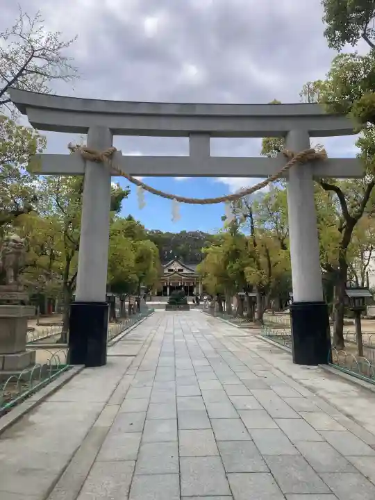 湊川神社の{uncategorized: "未分類", other: "その他", undefined: "問題あり", building: "その他建物", grave: "お墓", sacred_gate: "鳥居", guardian: "狛犬", statue: "像", buddha: "仏像", history: "歴史", nature: "自然", garden: "庭園", animal: "動物", pagoda: "塔", temizu: "手水舎", mountain_gate: "山門・神門", sanctuary: "本殿・本堂", subordinate: "末社・摂社", art: "芸術", scenery: "景色", jizo: "地蔵", ema: "絵馬", goshuin: "御朱印", omikuji: "おみくじ", items: "授与品その他", amulet: "お守り", goshuincho: "御朱印帳", eats: "食事", festival: "お祭り", votive_dance: "神楽", shichigosan: "七五三参", wedding: "結婚式", experience: "体験その他", initially: "初詣", around: "周辺", anti_infection: "感染症対策"}