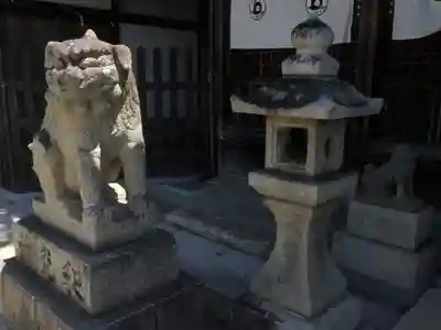 踞尾八幡神社の狛犬