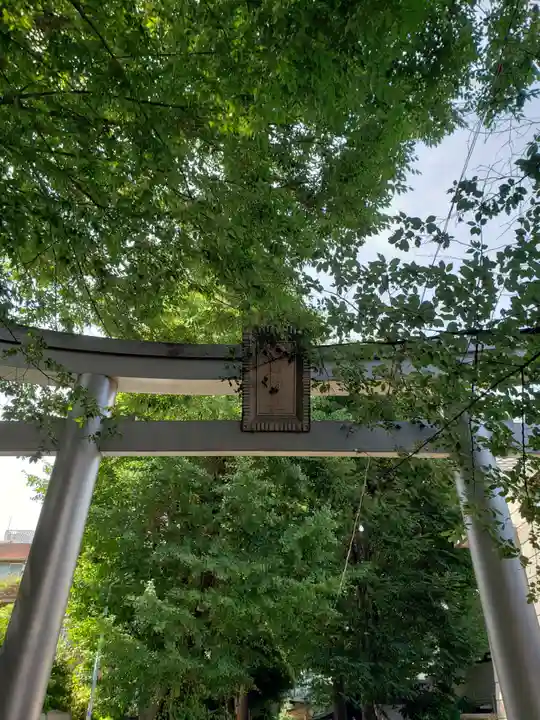 穏田神社の鳥居