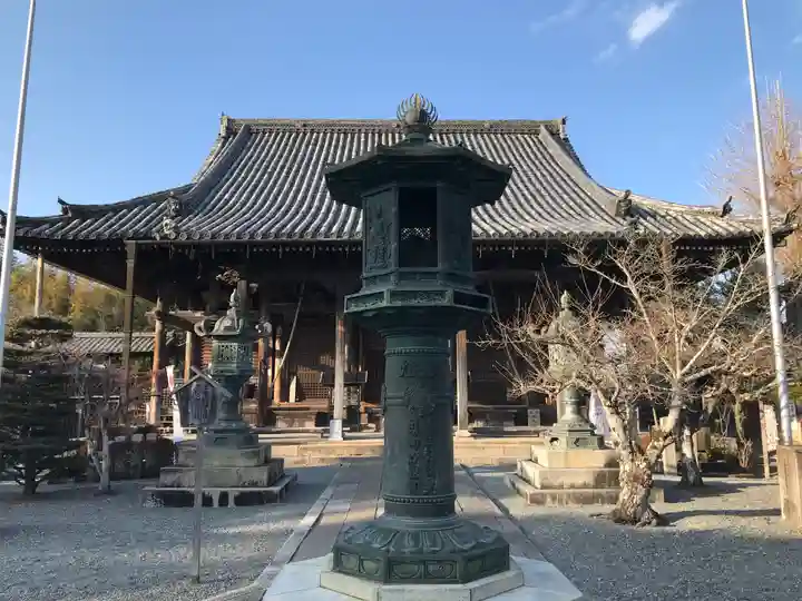 穴太寺の本殿・本堂